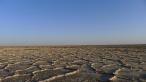 Soľné jazero v púšti